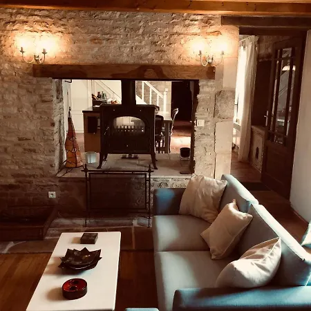 4bed3bath 1736 Barn Conversion-hearth * Sainte-Soline