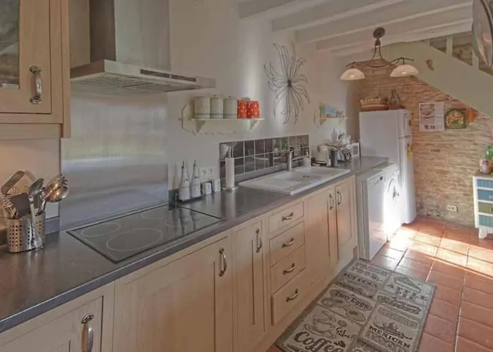 4bed3bath 1736 Barn Conversion-hearth